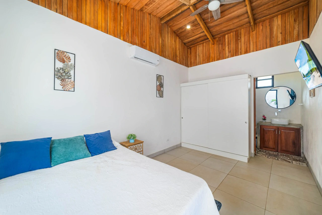 Villa Nanku: Tropical Playa Negra Home with Guest House & Pool - Gallery image 16