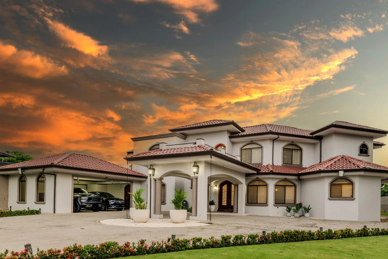 Luxury Home with Pool, Bar Area & Resort-Level Amenities | 6 br, 4.5 ba in Perez Zeledon - Gallery image 56