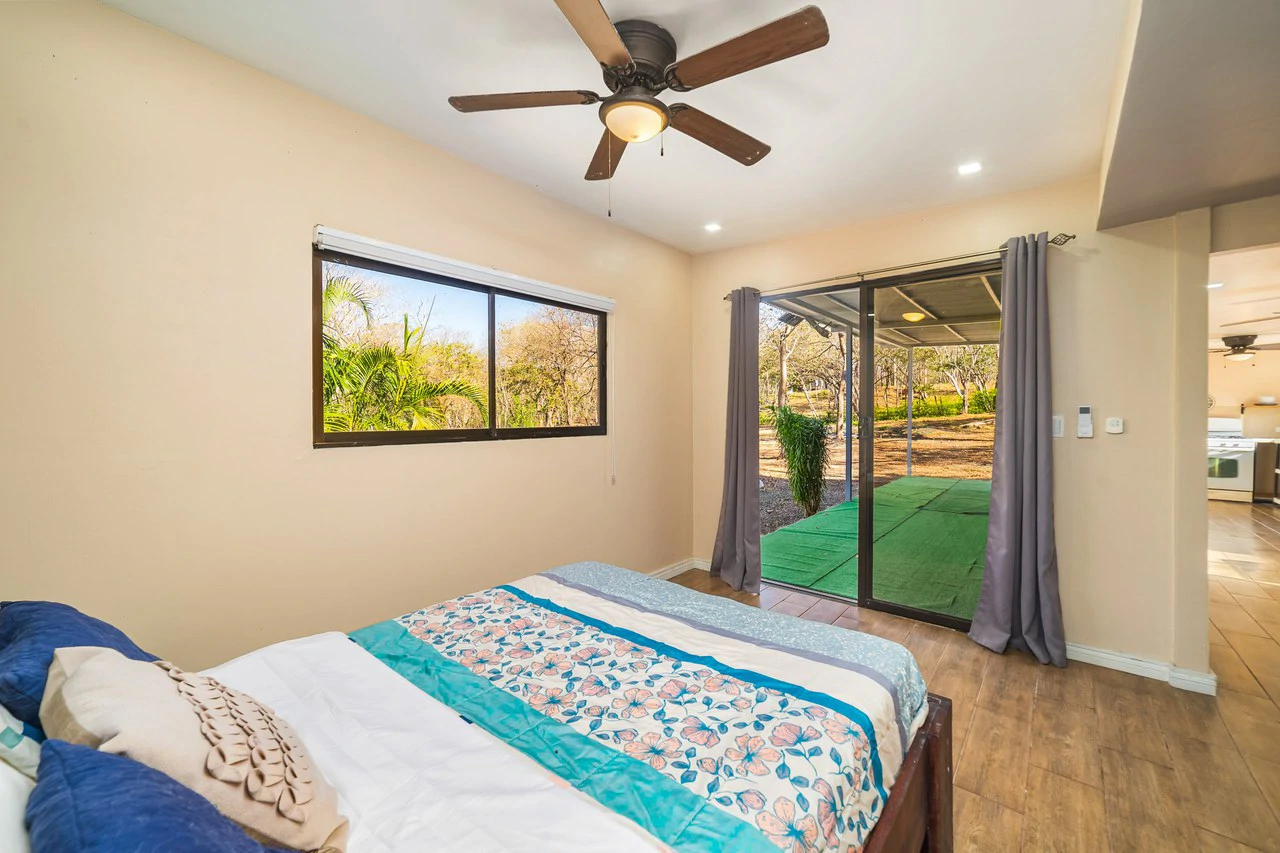Casa Jungle: Jungle Lot with Container Home 10 min from the beach - Gallery image 18