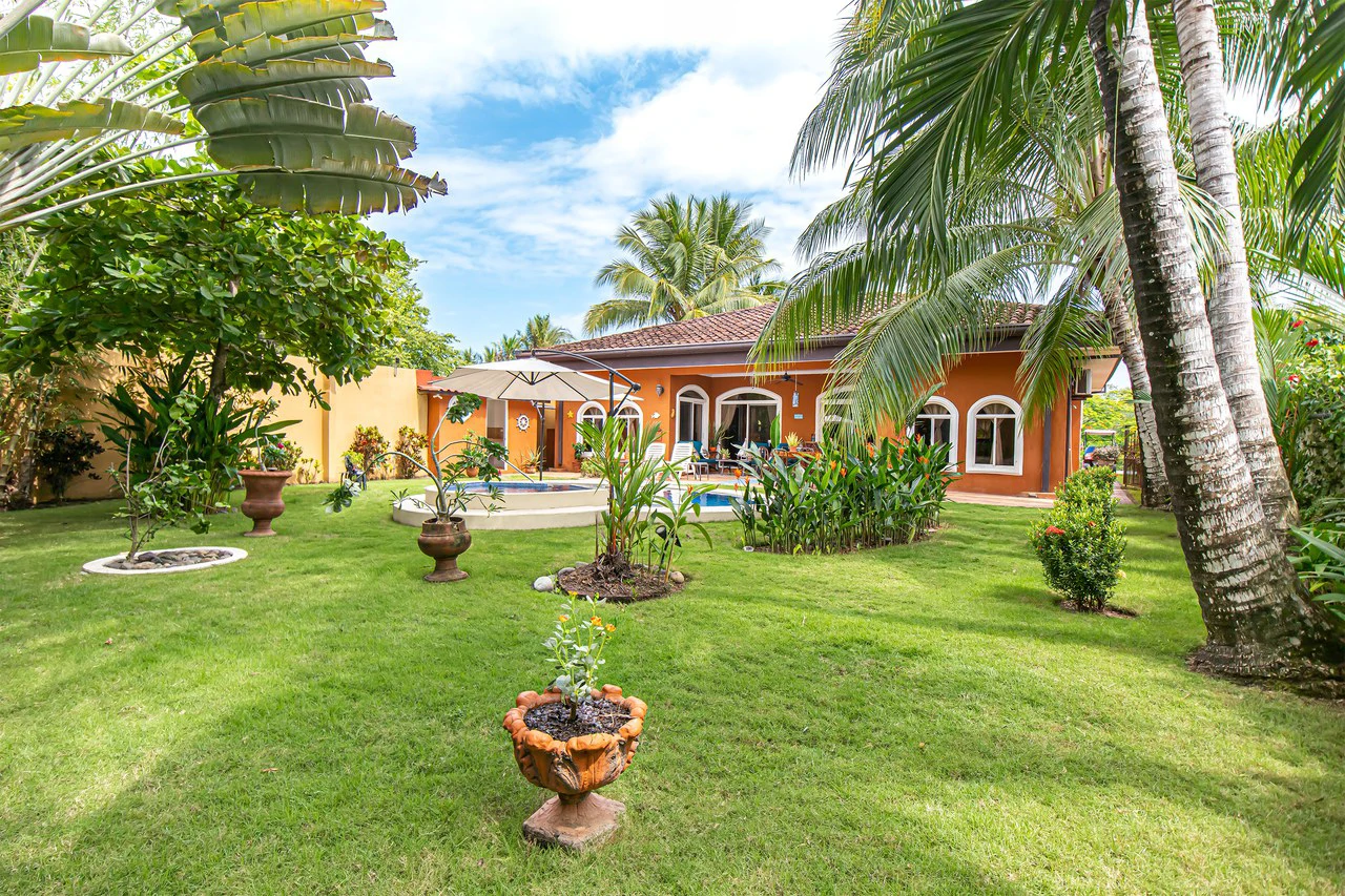 Amazing Casa Tiburon: Large Yard Walking Distance from the Beach! - Gallery image 27