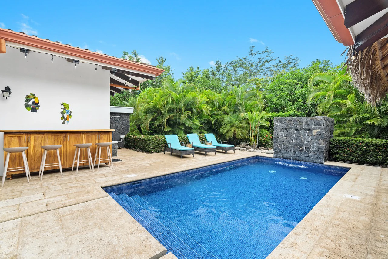 Pura Vida House: 6 bedroom 6 Bathroom Rental Juggernaut in Gated Community - Gallery image 7