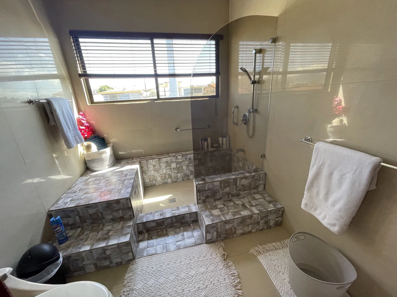 Dona Rosa: House For Sale in Bosques de Doña Rosa - Gallery image 24