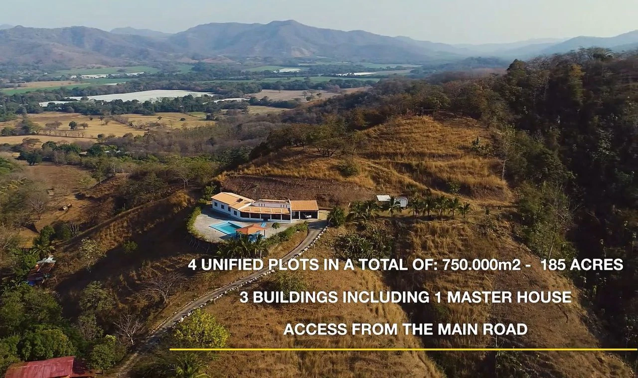 Finca Las Nubes: Amazing 75 Hectare / 185 Acre Finca, with a 300 m2 Main Home and Pool Built above the Clouds - Gallery image 4