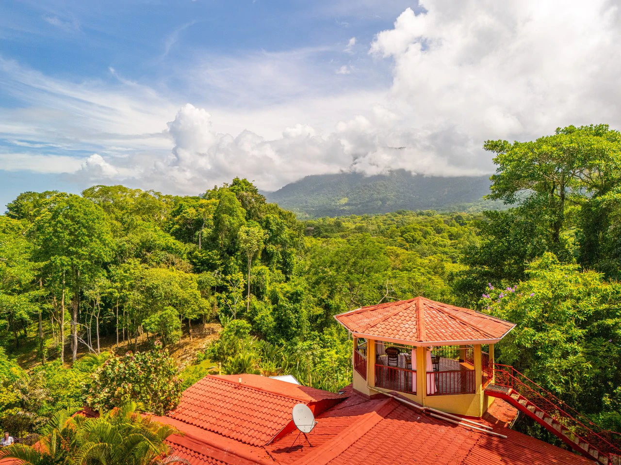 Amazing Mountain View and Ocean View House and Guest House on 4.5 Acres of land in Ojochal - Gallery image 4