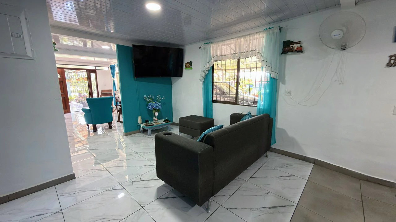 Countryside House For Sale in San Pedro - Gallery image 12