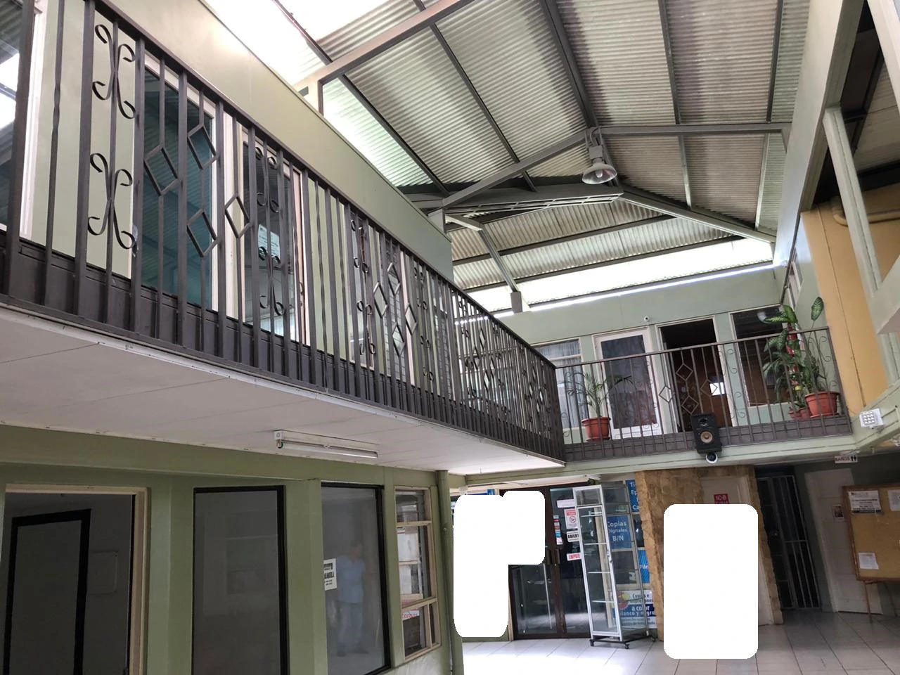 Great investment opportunity: Commercial property with excellent income