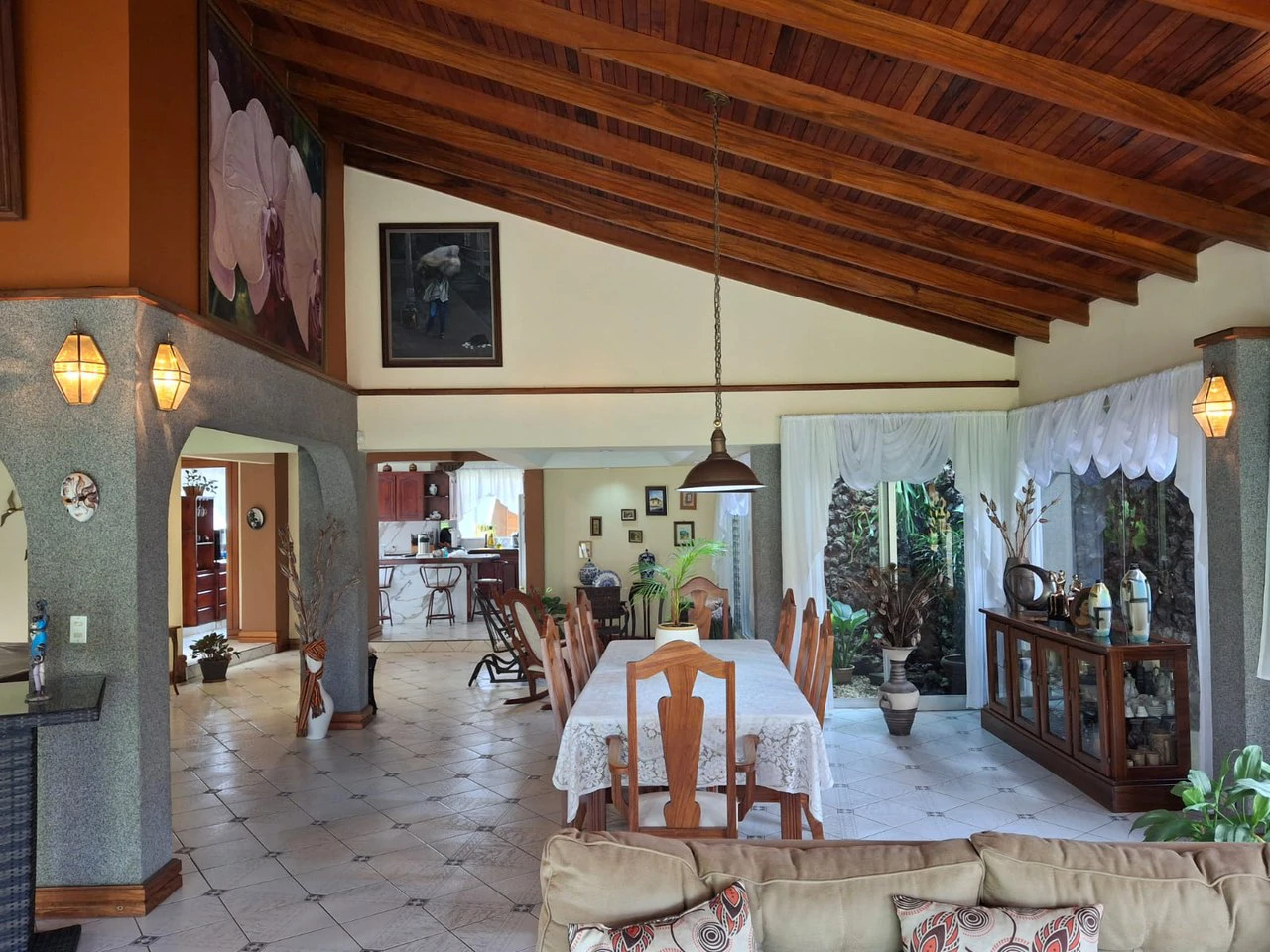 Casa Nostalgic: 5 bedroom home + Rental Apartment! - Gallery image 10
