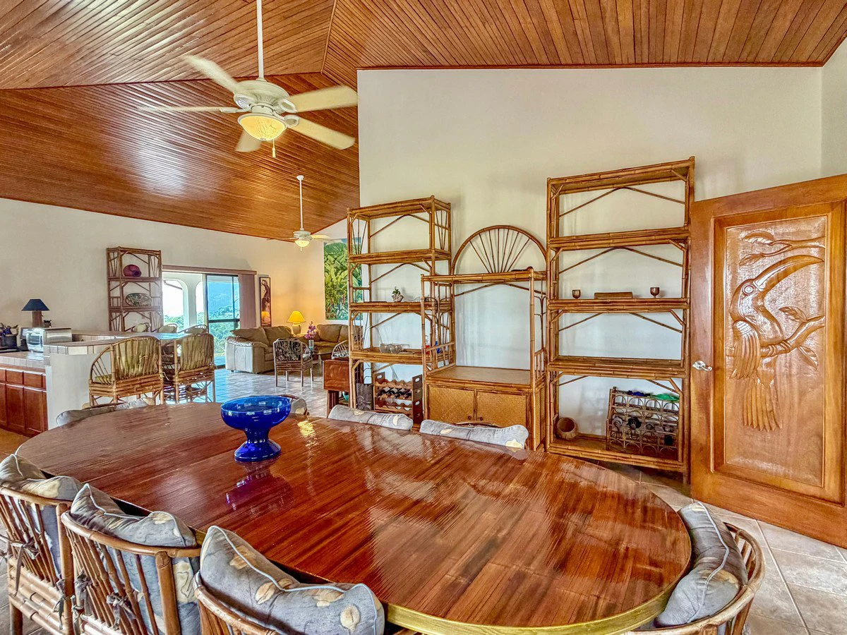 3.64 ACRES - 3 Bedroom Home With Expansive Ocean Views, Multiple Areas to Build, Public Road With Commercial Potential, 10min to the Beach!! - Gallery image 16