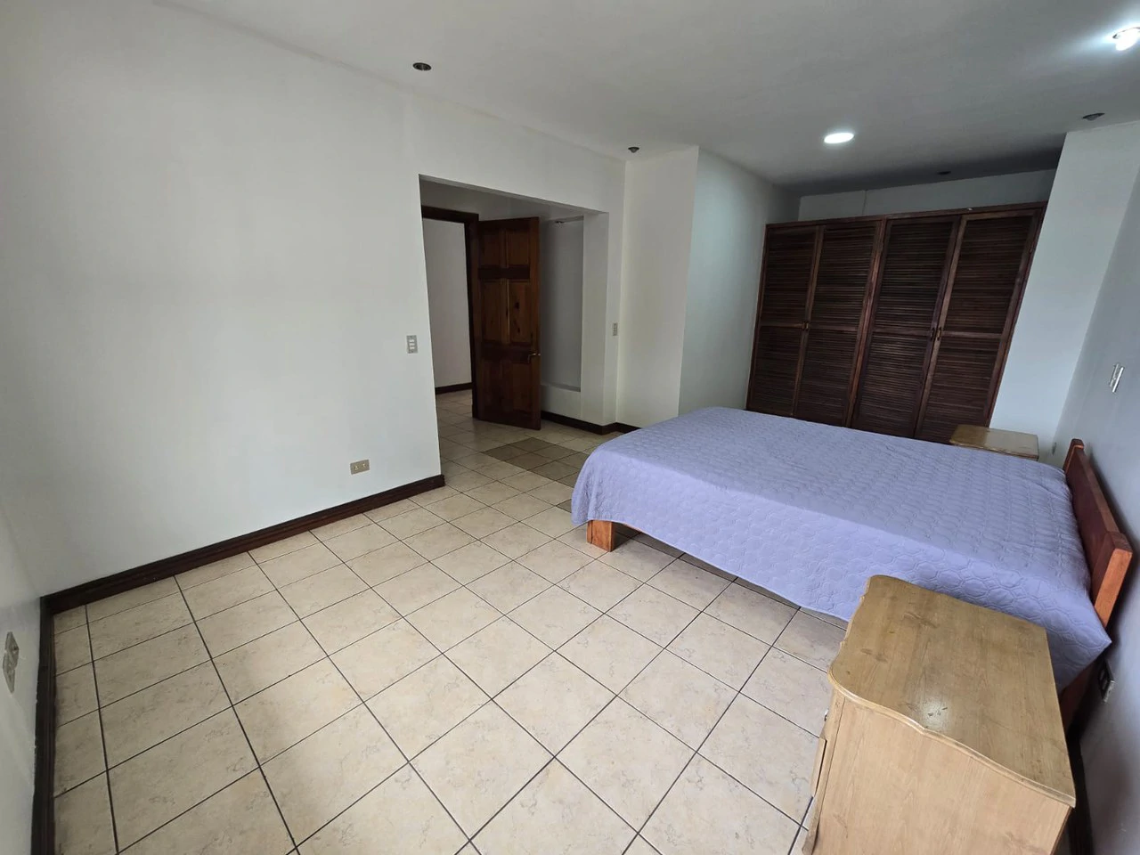 LARGE HOUSE FOR SALE IN MERCEDES NORTE, HEREDIA - Gallery image 36