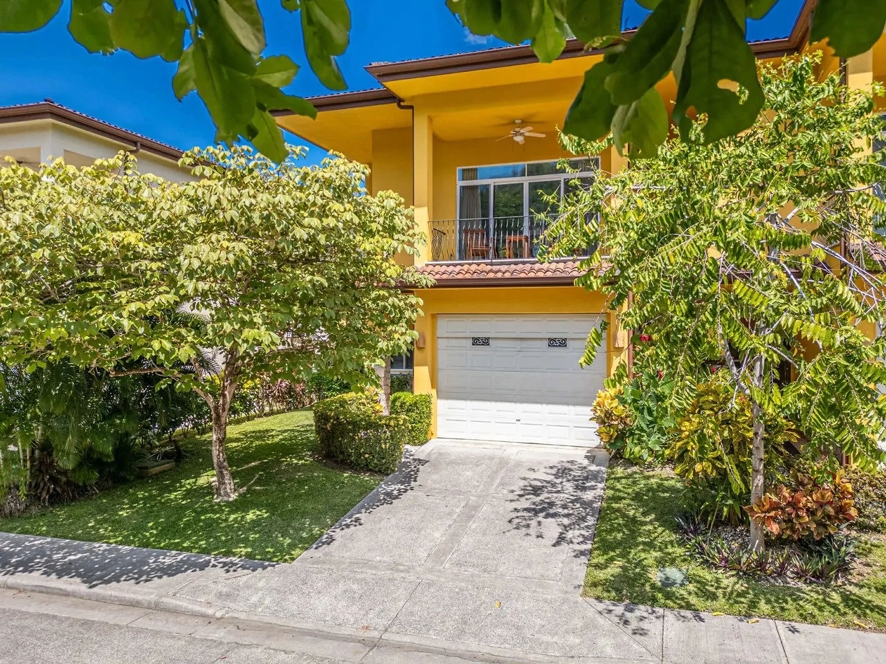 Peaceful and Secure 3BR Condo with Private Pool in Las Lomas - Gallery image 10