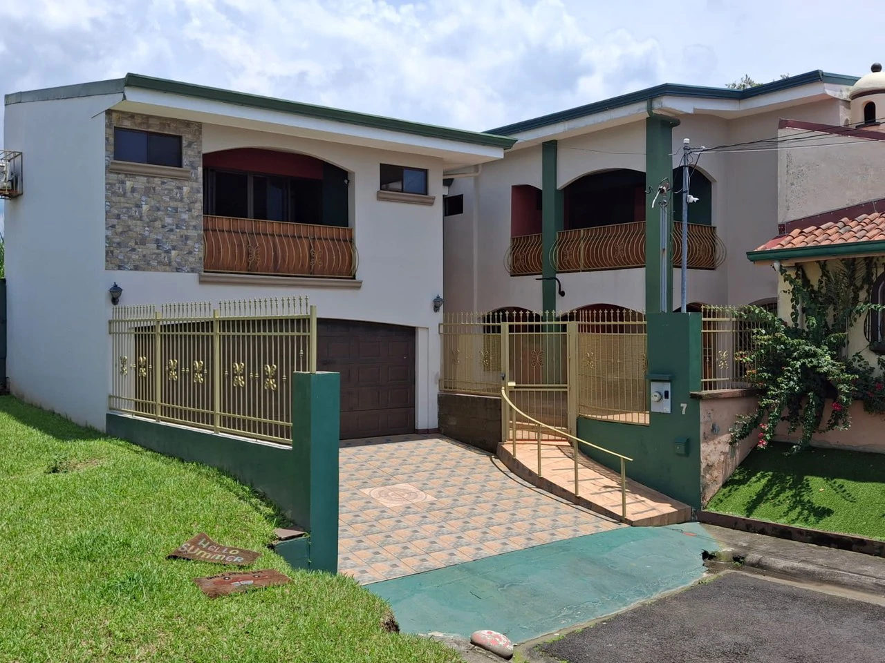 Casa Naranjales: 5 bedroom 2 story home in central Grecia - Gallery image 2