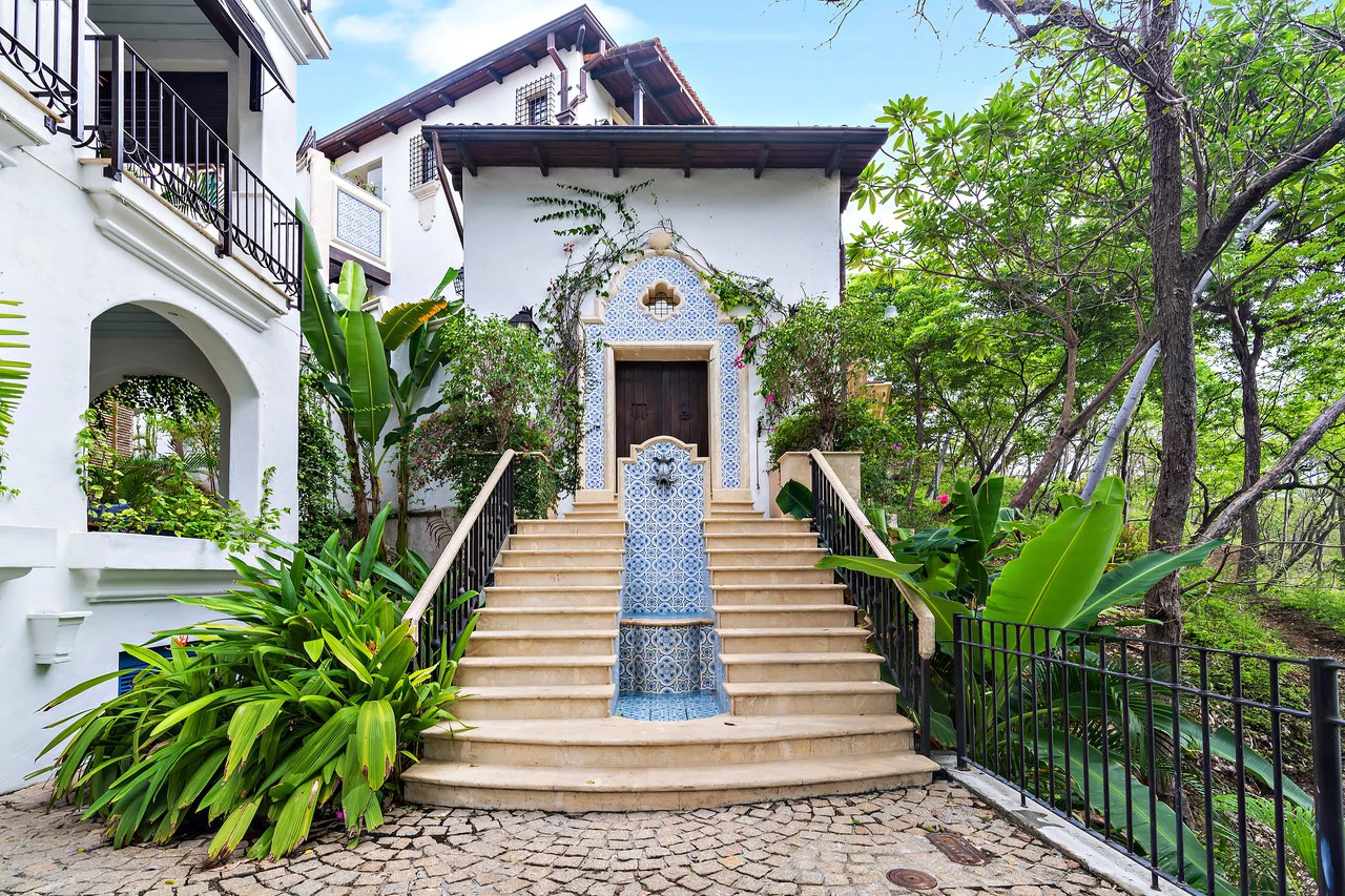 27 Cartagena: Unique Luxury Beachfront Home - Gallery image 60