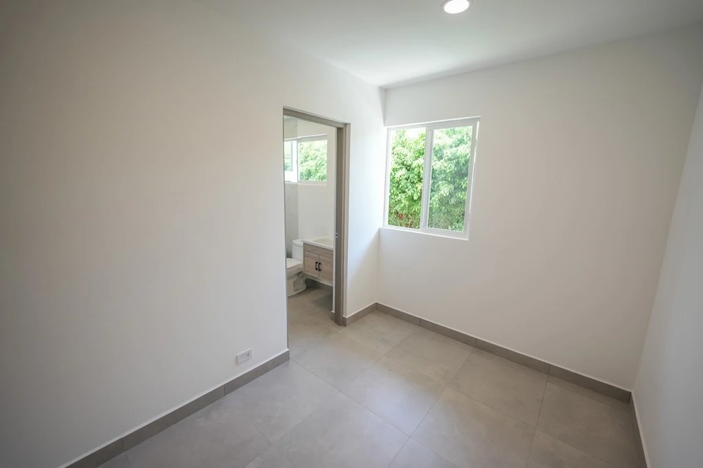 House For Sale in Lindora - Gallery image 33