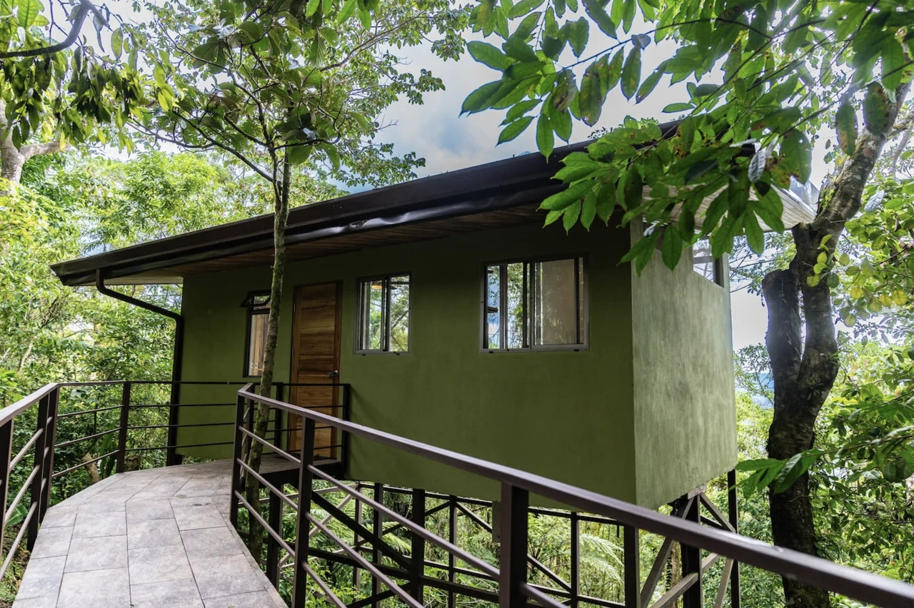 3 bedroom house with swimming pool & 2 Jungle Studios. - Gallery image 25