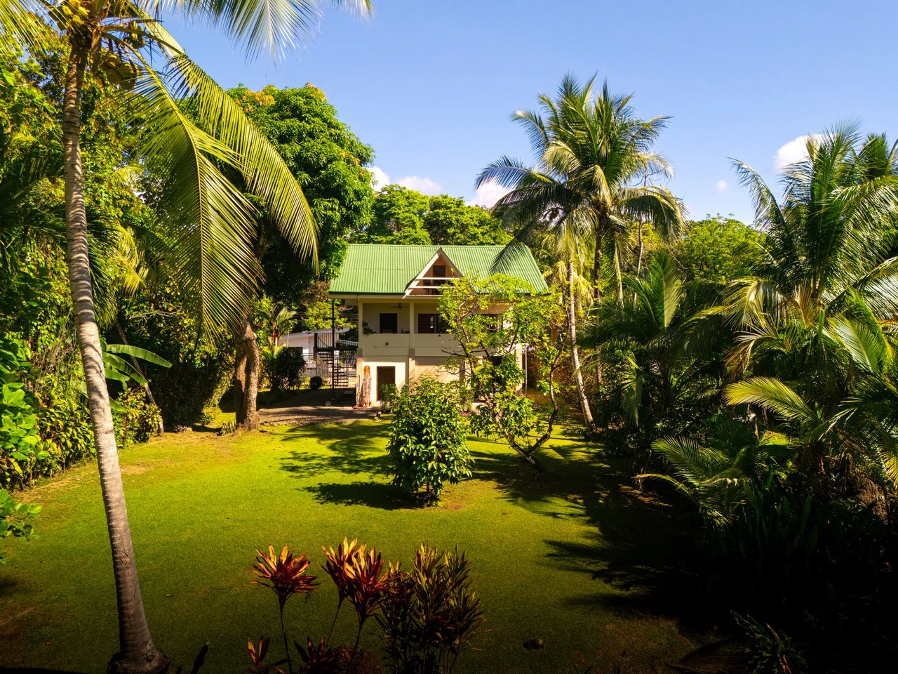 Casa Brisa de La Playa: 2 Bedroom Home Just Steps From the Beach!