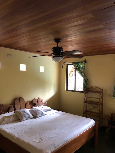 0.1 ACRES – 6 Bedroom Home with Pool In Main Street Dominical, PRIVILEGED LOCATION, WALK TO THE BEACH!!!: Near the Coast House For Sale in Dominical - Gallery image 10