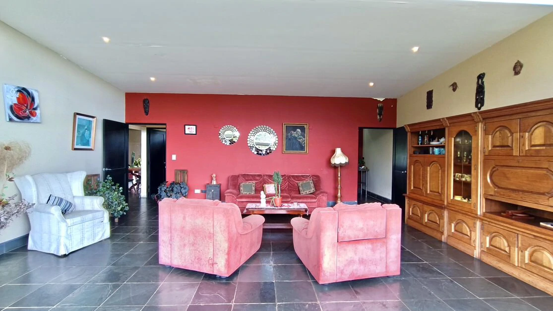 House for sale in Costa Rica: Unique Industrial style house for sale in San Isidro Heredia - Gallery image 11
