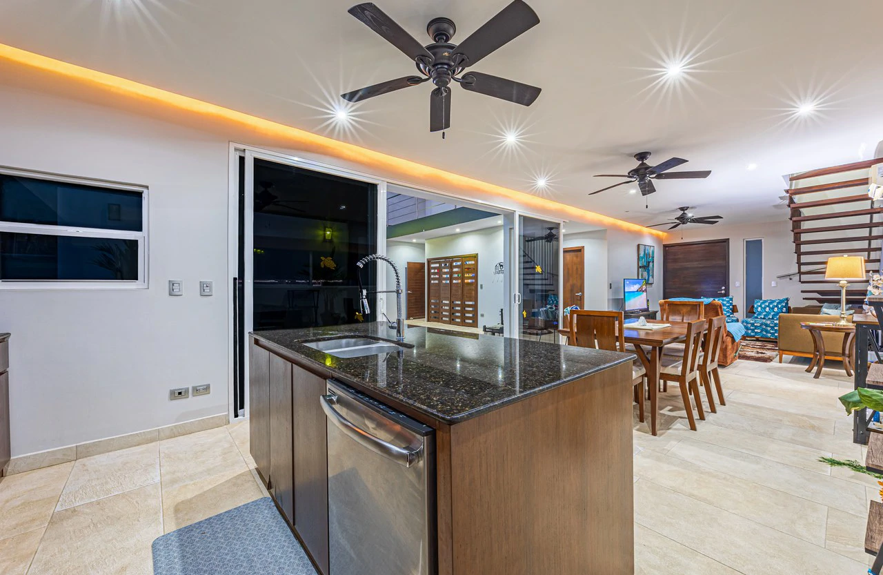 Elegant Tropical Villa Steps from Playa Hermosa – Gated Community - Gallery image 15