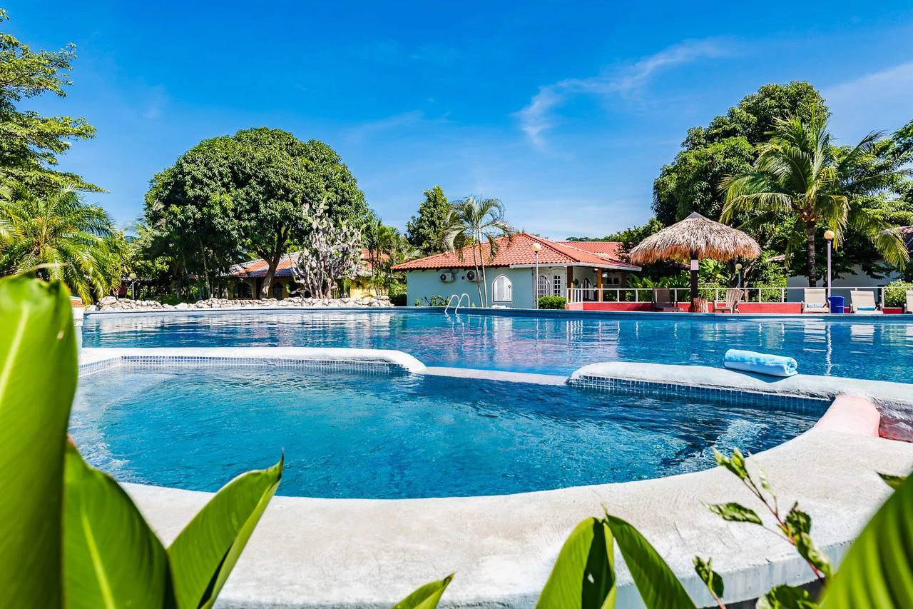 Casa Colibri Villaggio II – Unit 412B: Beautifully Remodeled Tropical Retreat in Potrero - Gallery image 10