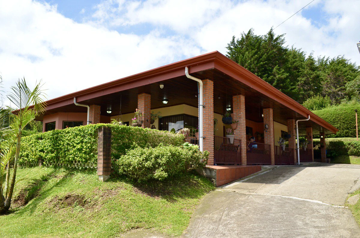 Property for sale with the 3 houses in San Rafael - Gallery image 7