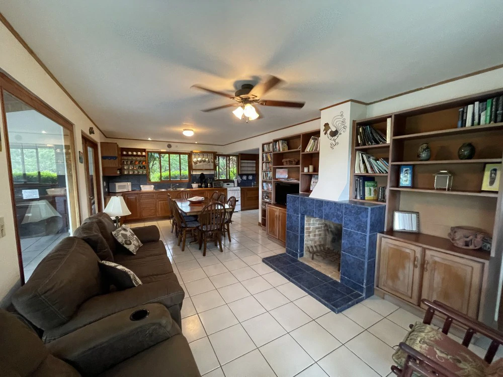 Nuevo arenal: Looking for a Property to Develop Family Residences with Lake Views? - Gallery image 24