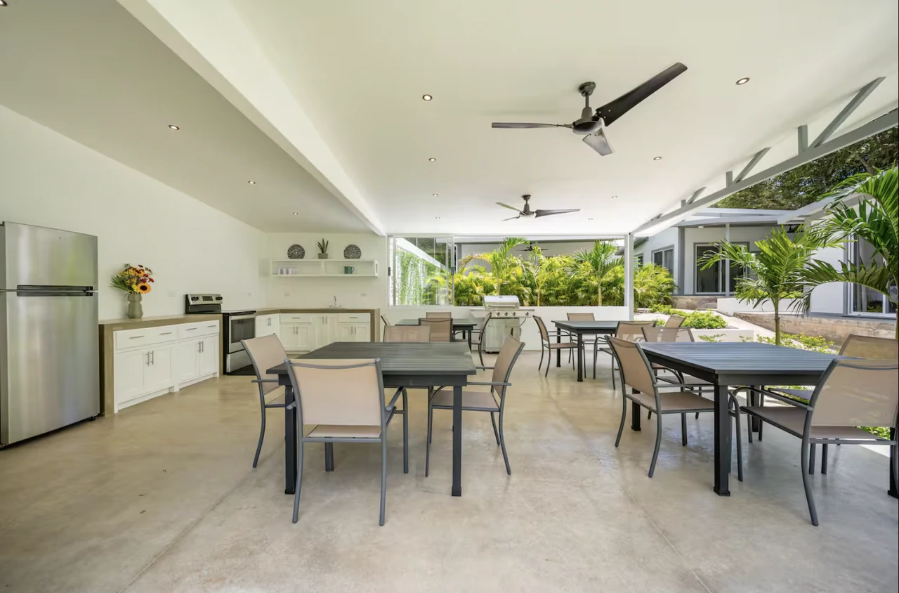 Jardin Escondido: Excellent Income! - Gallery image 22