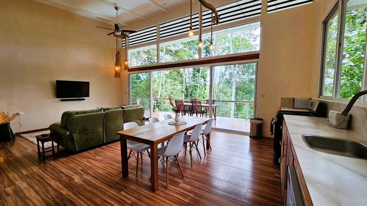 Private Hilltop Home:  with Sweeping Jungle Views & Pool - Gallery image 8