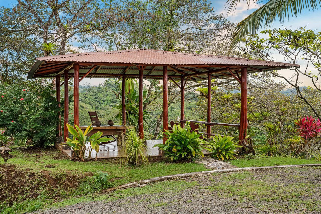 Casa Sol: Exceptionally Private Home with Panoramic Ocean, Mountain & Sunset Views - Gallery image 29