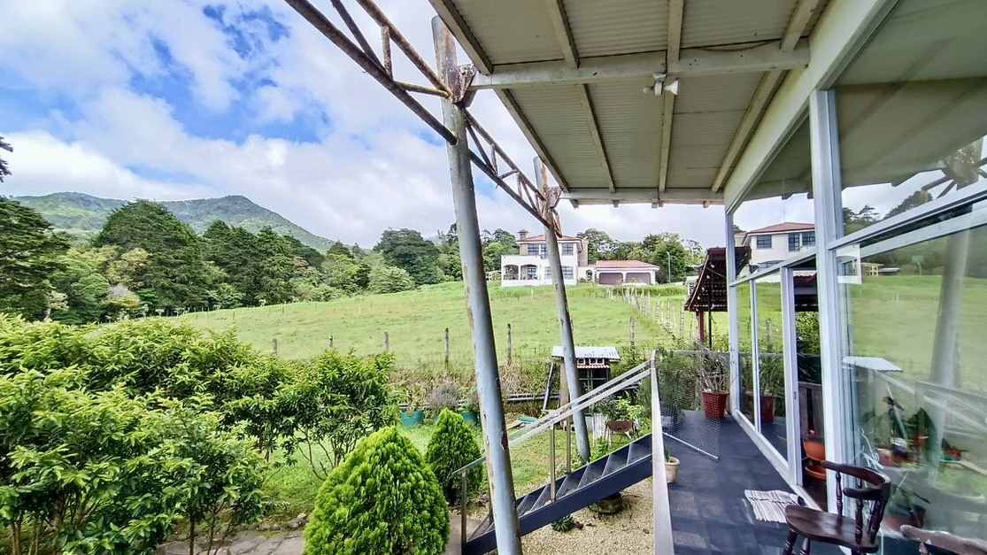 House for sale in Costa Rica: Unique Industrial style house for sale in San Isidro Heredia - Gallery image 8