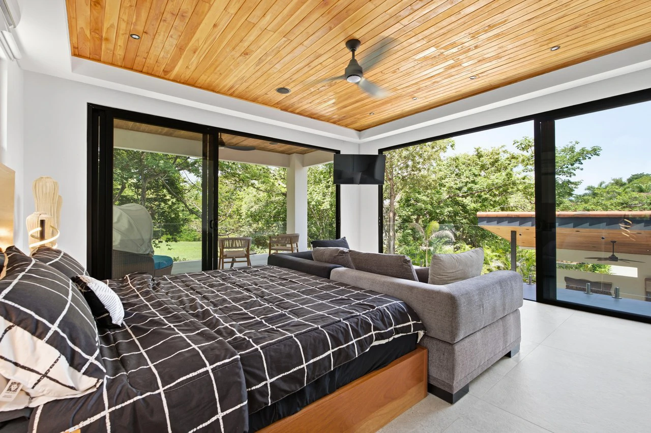 Casa La Ola Perfecta: Luxury 5-Bedroom Home with Pool Near the Beach in Hacienda Pinilla - photo 23