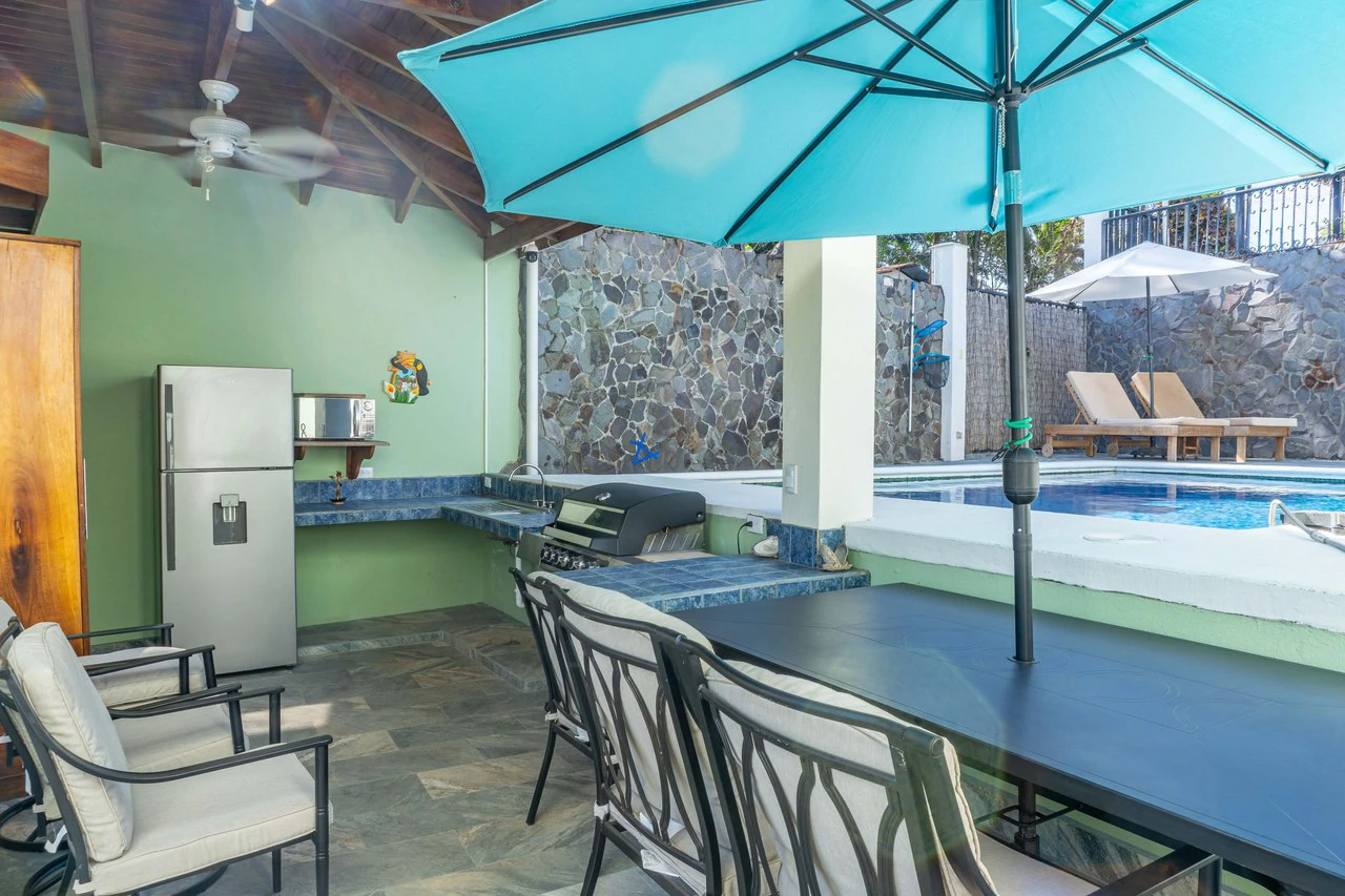 Casa Tranquila: Income Producing Property in the Heart of Carrillo Beach - photo 4