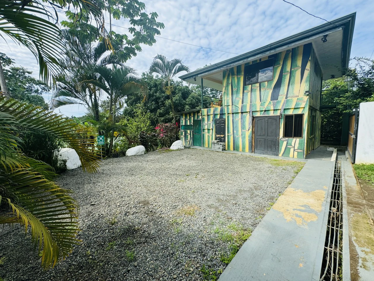 Downtown Uvita Commercial Room Rentals with Restaurant - Gallery image 36