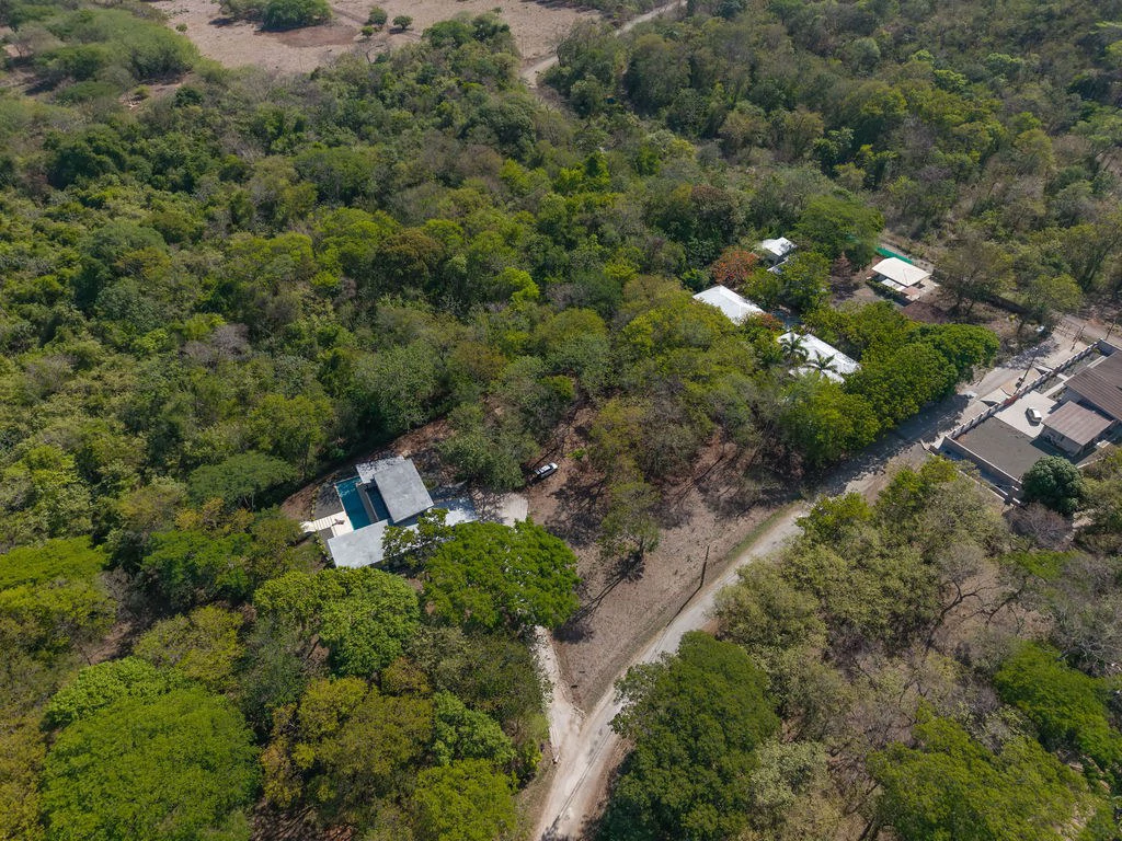 Casa Avalon: New 4-Bedroom Home on 1.48-Acre Lot – Build 2 More Structures, Just Minutes from the Beach! - Gallery image 52