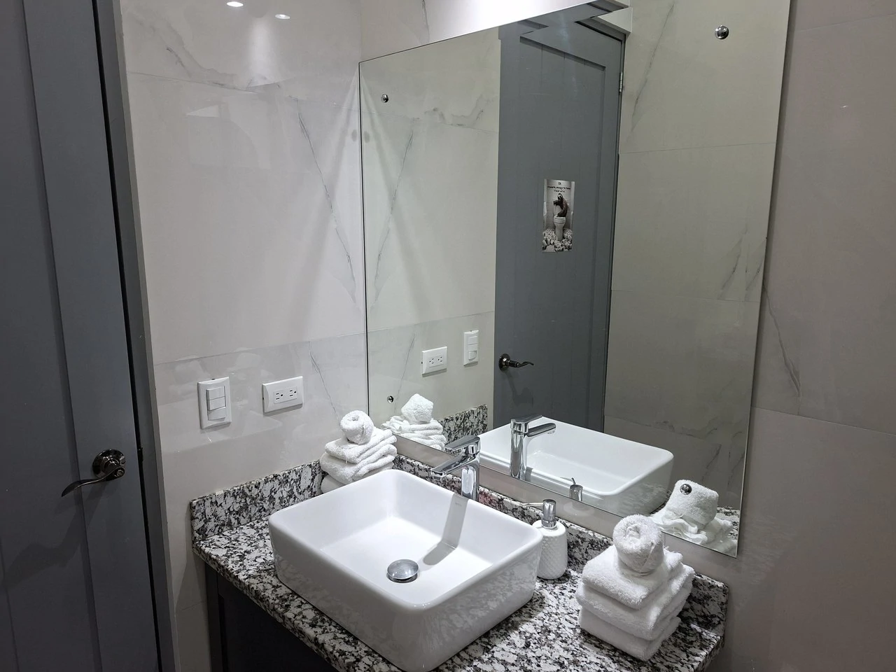 Modern 3BR Home with Exceptional Airbnb Potential Near Manuel Antonio - photo 12