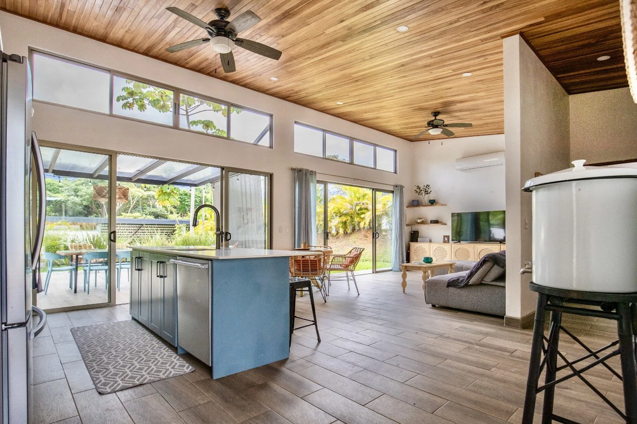 Mountain View 3 Bedroom Home in Toucan Gated Community - Gallery image 4