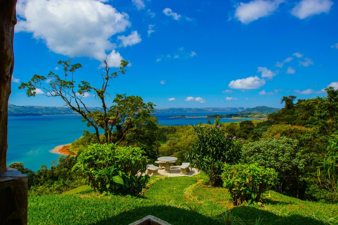 Luxury Vacation Rental Villas for Sale with Amazing Views of Lake Arenal - Gallery image 8