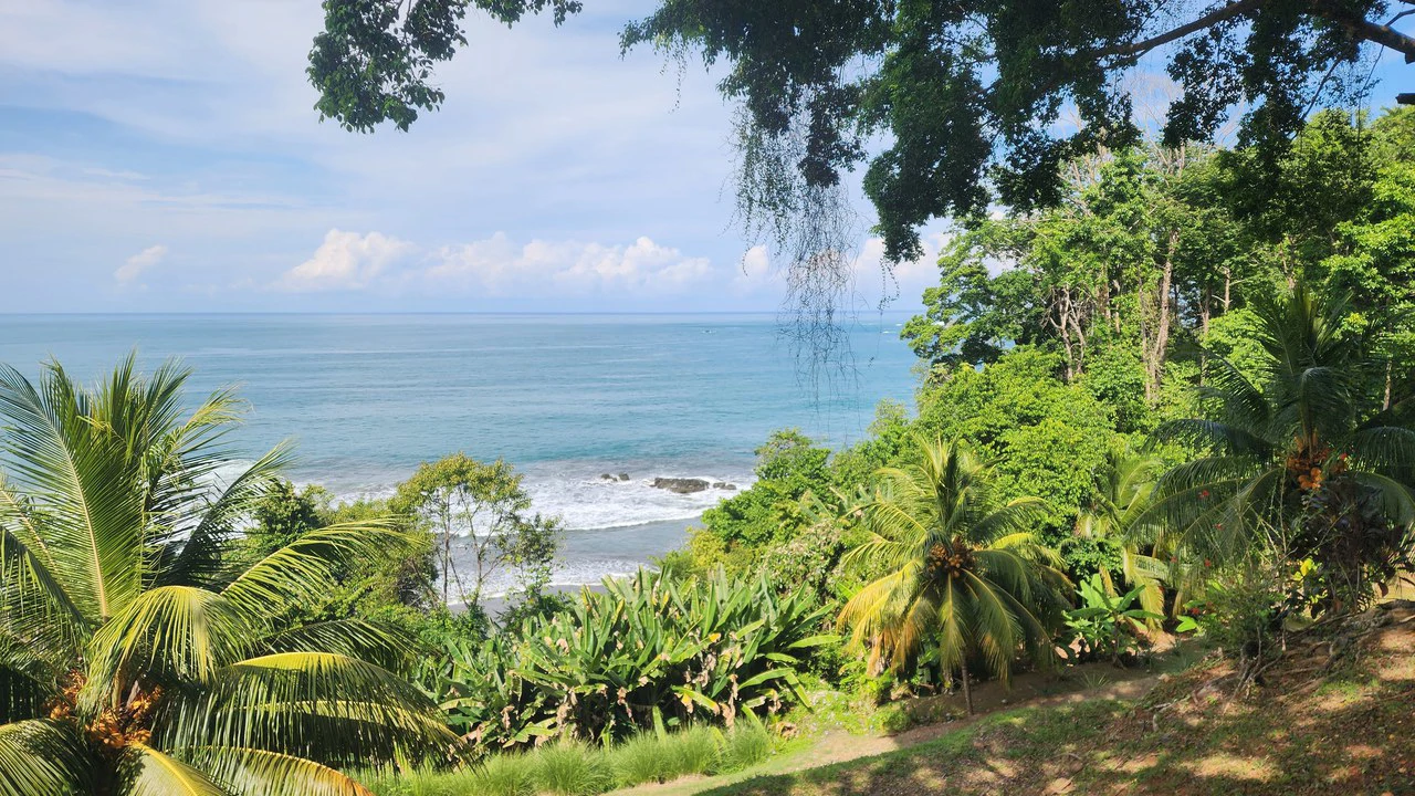 Villas Azul: Direct Beach Front Access in Uvita, 3 Villas, 2 Casitas, Development Land Piñuelas Beach, Uvita, Puntarenas, Costa Rica - Gallery image 10