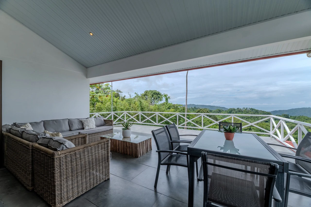 Casa Blanca: Ocean & Mountain View Home in Platanillo - Gallery image 9