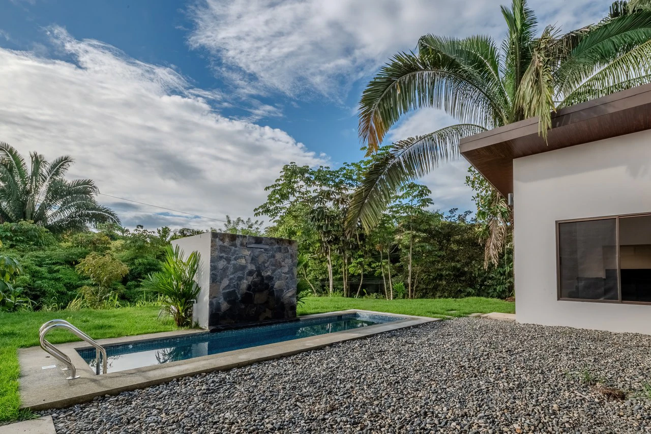 Brand New 3 Br, 2.5 Ba | Swimming Pool, High Ceilings - Gallery image 26