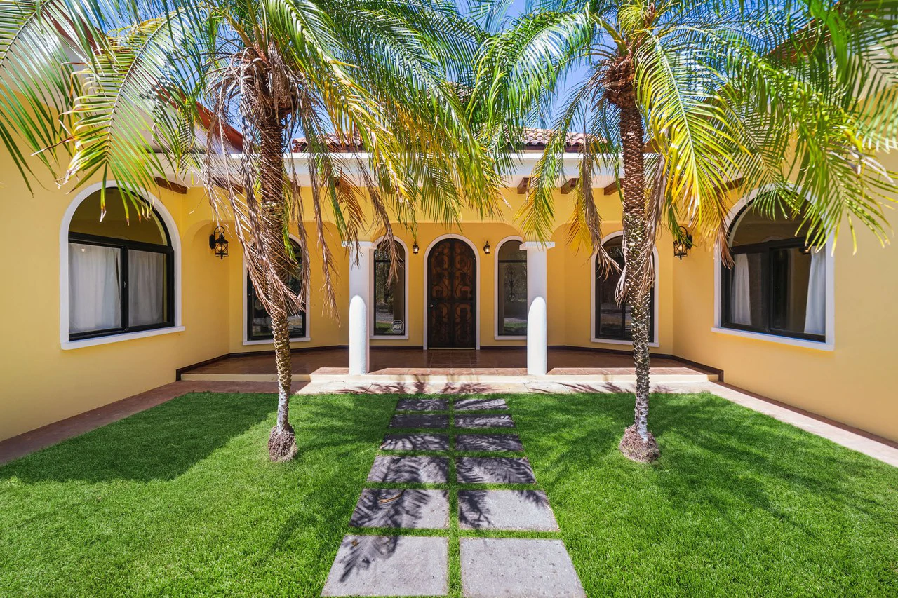 Tierra Pacifica #74: Elegant 4BR Retreat in Gated Community - Gallery image 2