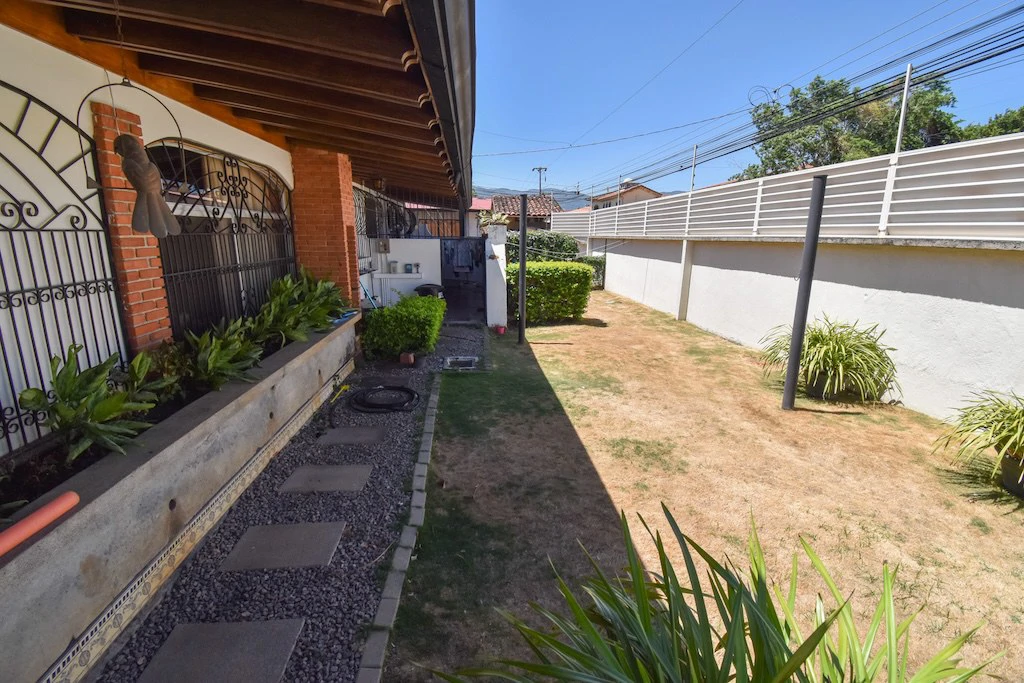 House For Sale in Bosques de Doña Rosa - Gallery image 3