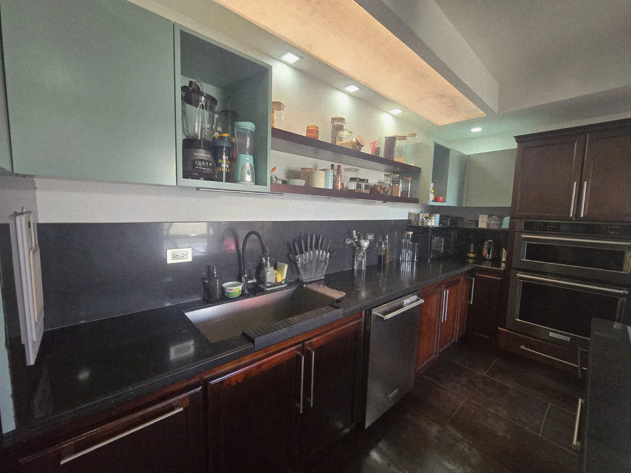 Beautiful House for Sale in a Gated Community - Gallery image 12