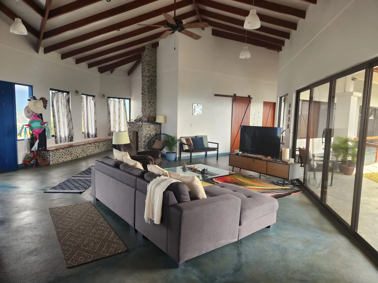 1.97 ACRES – 3 Bedroom Home With Pool, 360 Degree Mountain And Ocean View!!!!: Near the Coast and Mountain House For Sale in Platanillo de Dominical - Gallery image 15