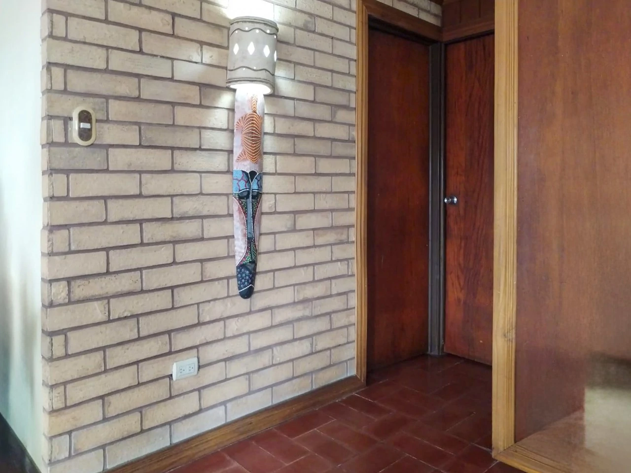 House for Sale in Grecia: Prime Location Near Central Market, Ideal for Living or Investment - Gallery image 4