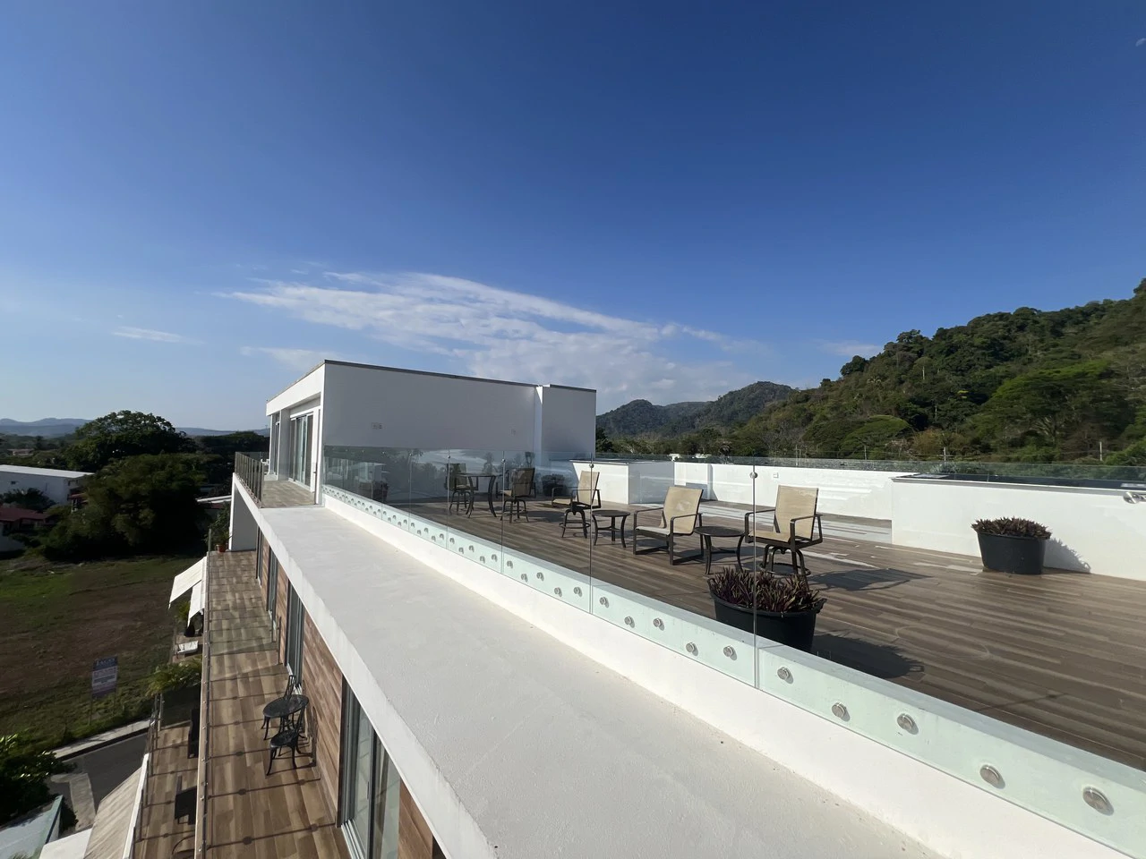 Sunset Boulevard: Stunning 2-Bedroom Oceanview Apartment for Sale in Sunset Blvd, Jaco Beach - Gallery image 17