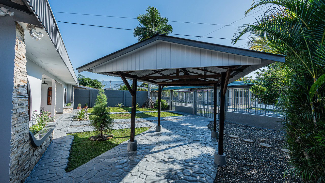 Completely Renovated 5 Bedroom Home in the Heart of San Isidro - Gallery image 48