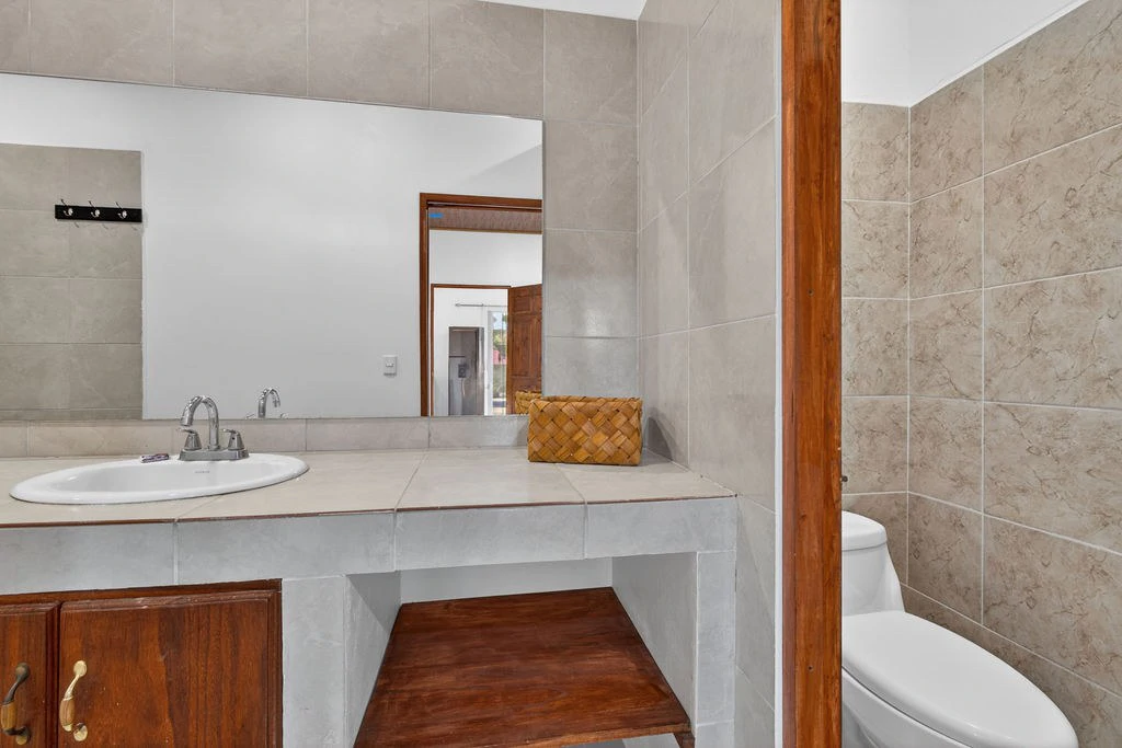 Villa Los Monos: High-Income 9-Unit Rental Property Near Playa Grande - Gallery image 39