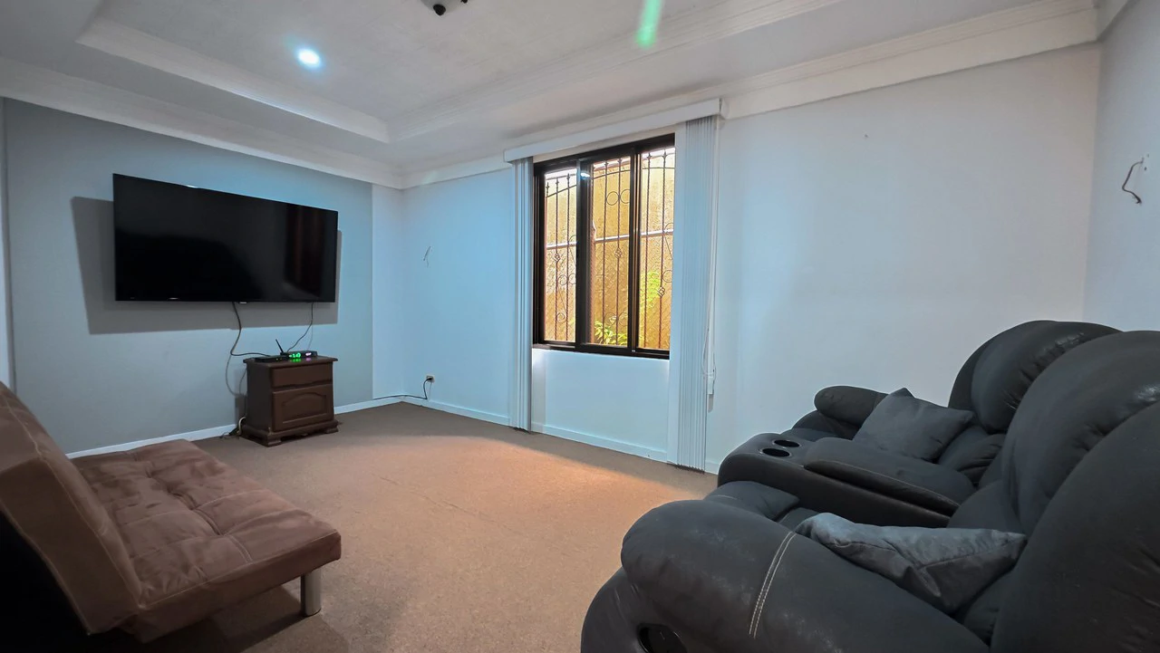 HOUSE FOR SALE, LOCATED IN THE CENTER OF PEREZ ZELEDON: Elegant and spacious turnkey house for sale in the center of Perez Zeledon - Gallery image 24