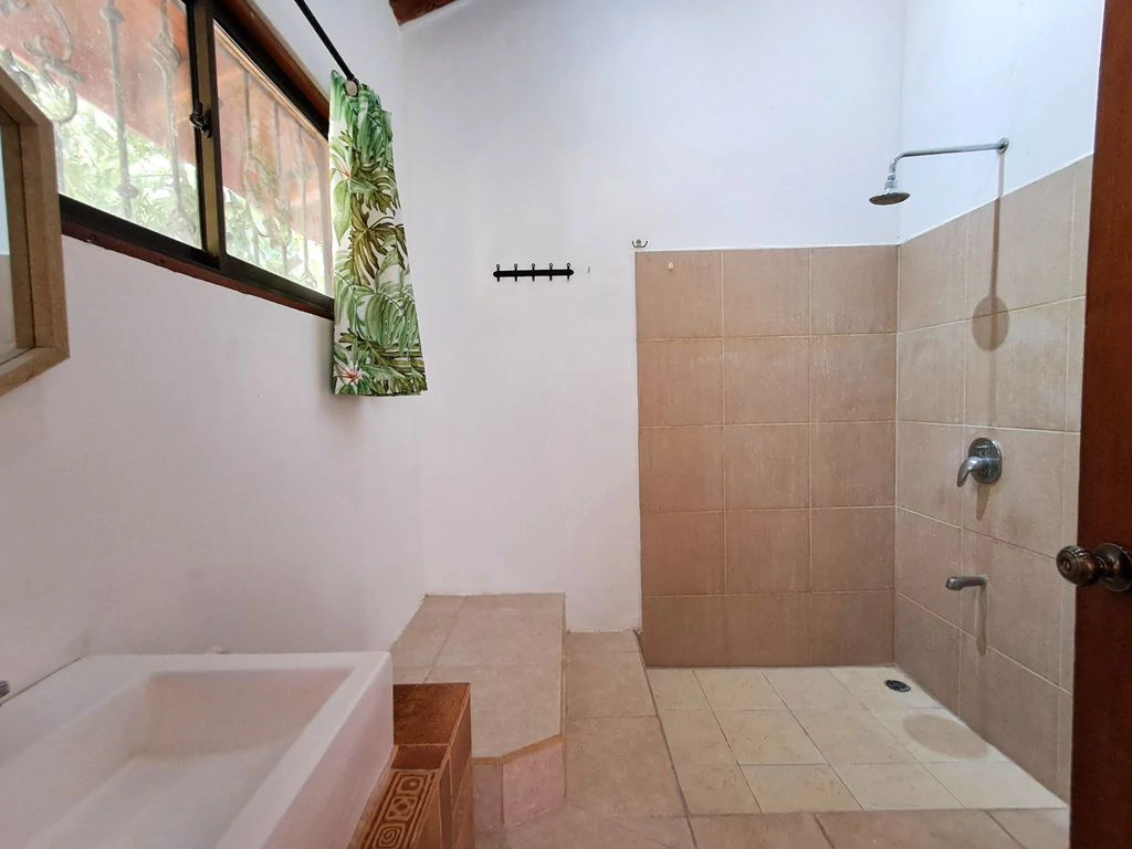 Casa Colibri: Tropical Home with Casita, Pool & Prime Buenavista Location - Gallery image 8