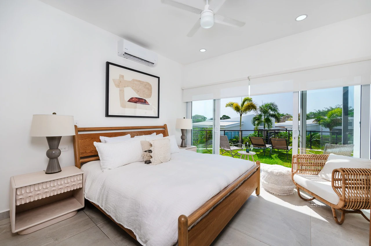 The Enclave: Ultra-Modern 5 Bedroom Villa Located Minutes From the Beach! - Gallery image 17